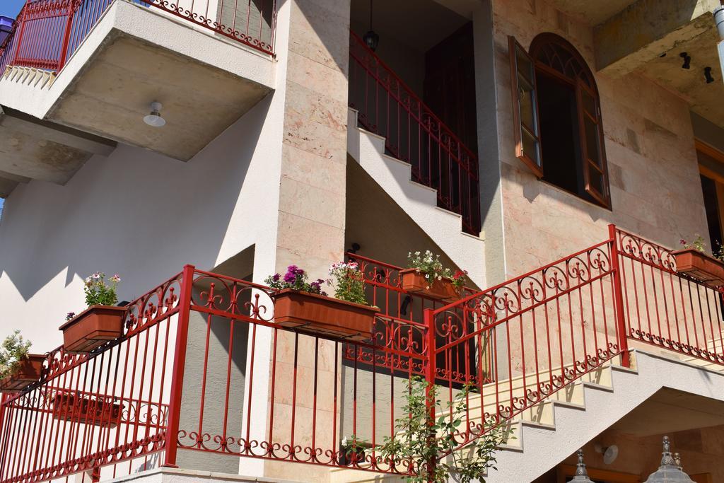 Damask Rose, Lebanese Guest House Jounieh Εξωτερικό φωτογραφία